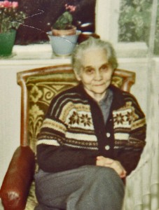 Kristine  Apeland 1969_edited-2